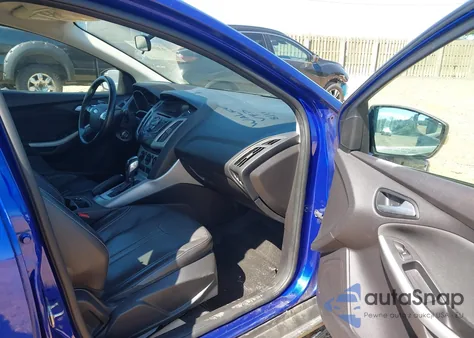 2014 Ford Focus Se z USA, uszkodzony, nr VIN 1FADP3K27EL455145